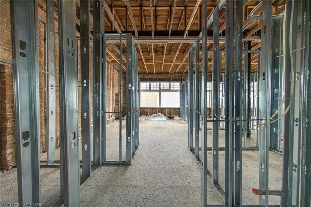 137 King Street E Property Photo 22