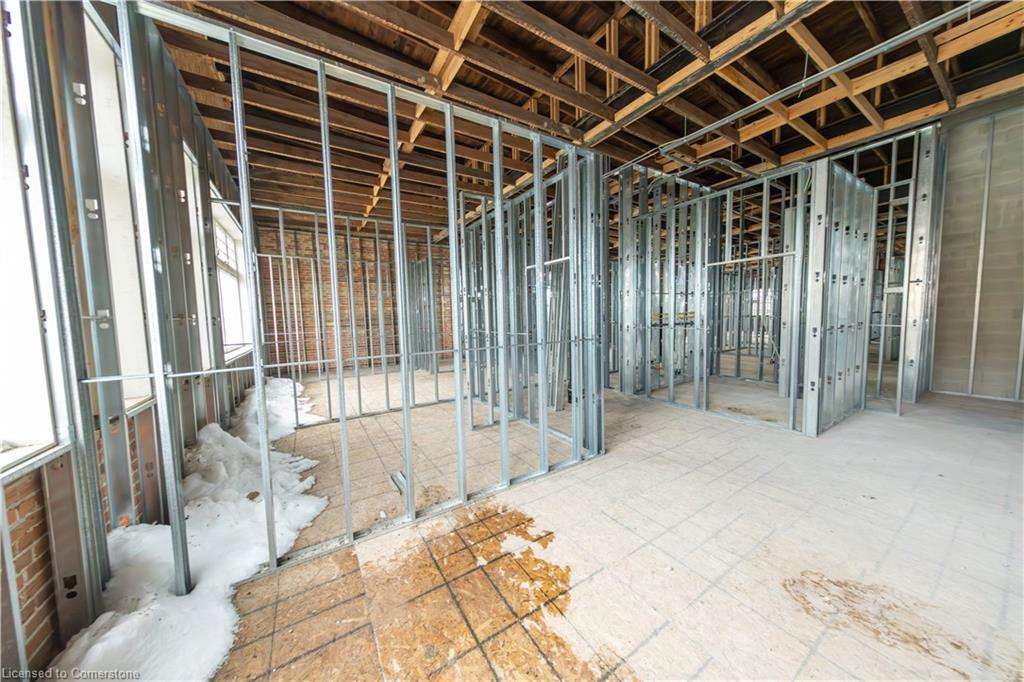 137 King Street E Property Photo 24