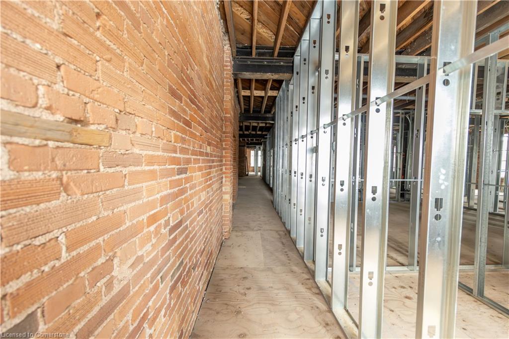 137 King Street E Property Photo 27