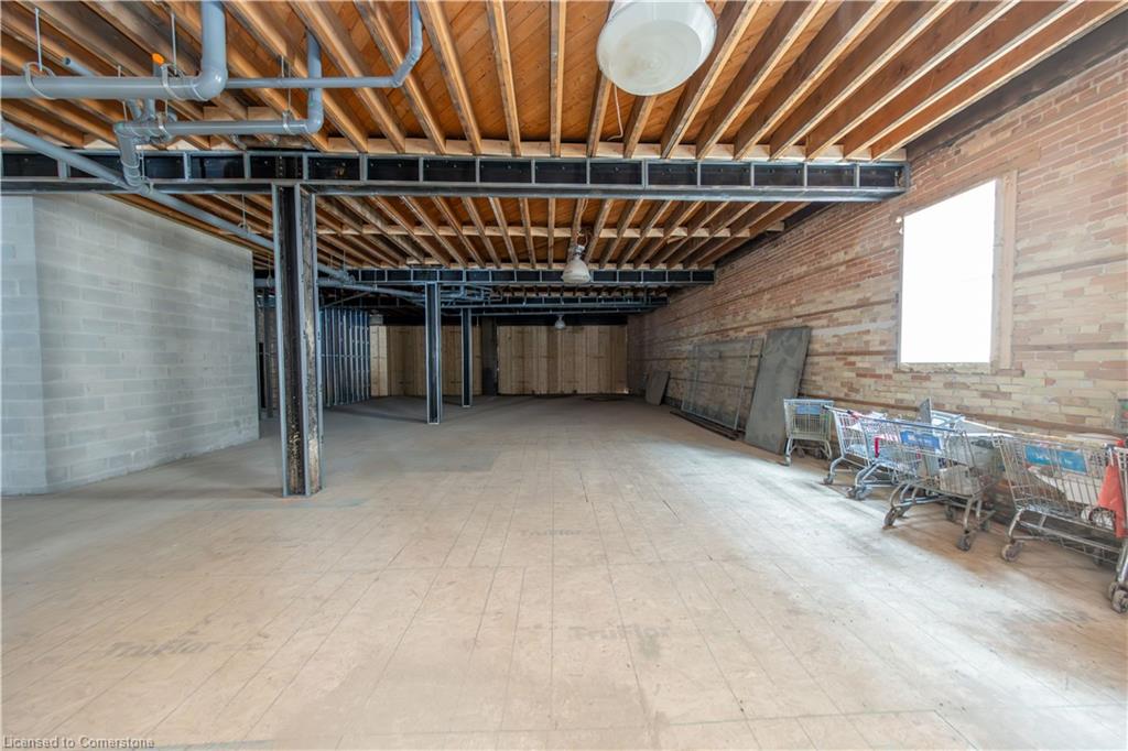 137 King Street E Property Photo 29