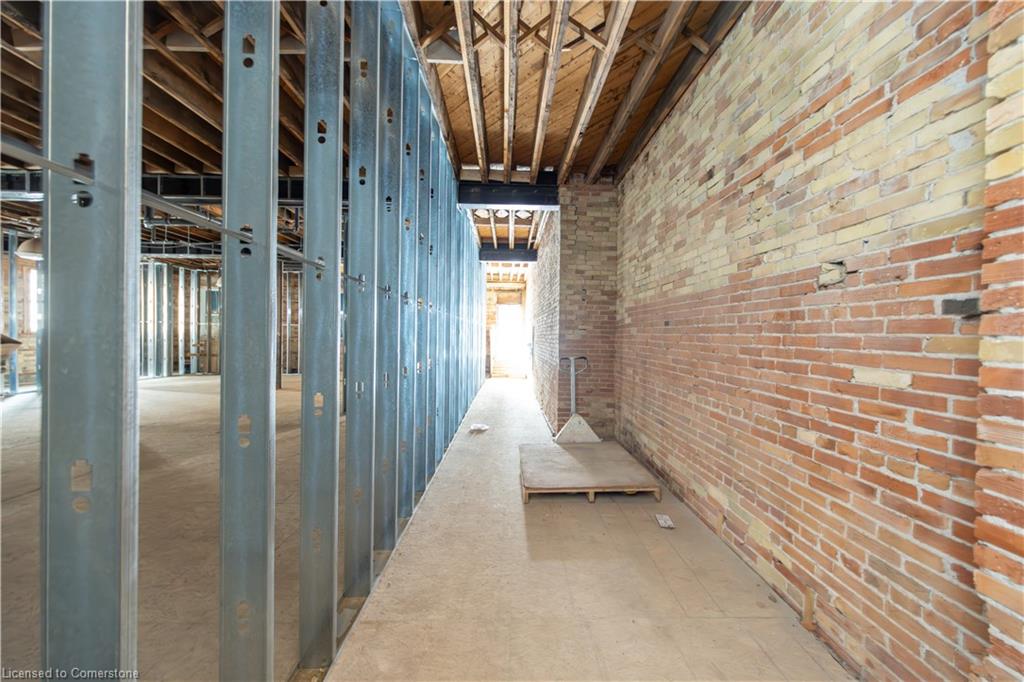 137 King Street E Property Photo 30