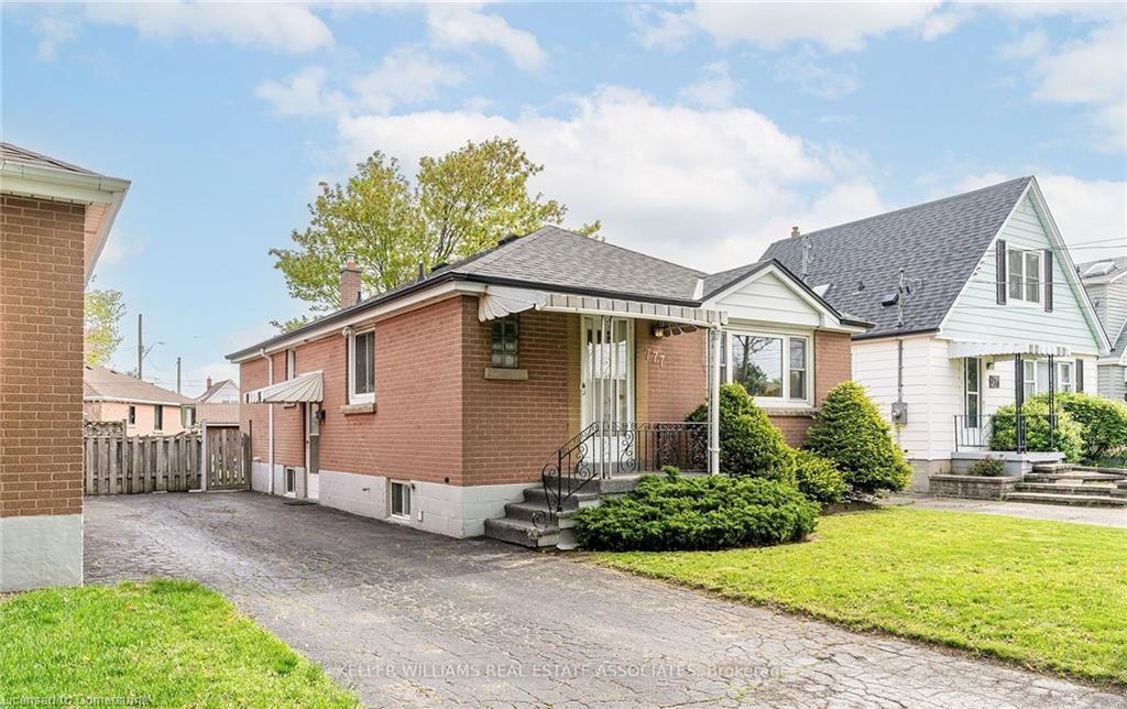 777 Brucedale Avenue E Property Photo
