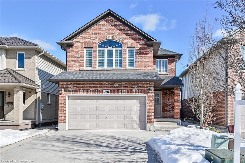 226 Spring Valley Crescent Property Photo 1