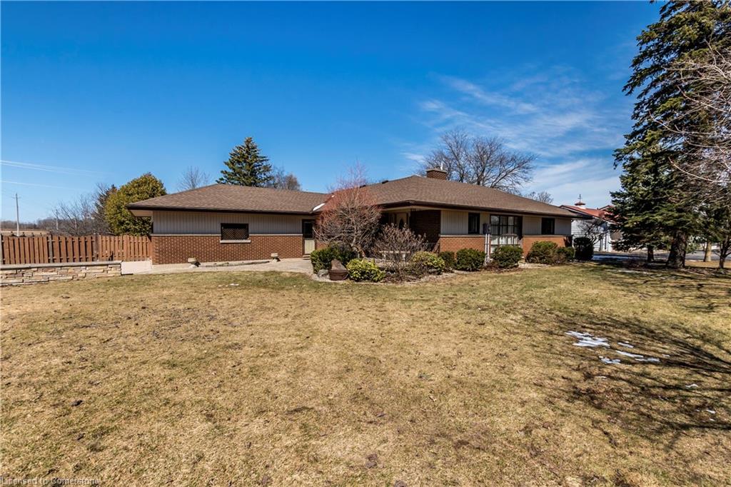 11 Lloyd Street Property Photo 4
