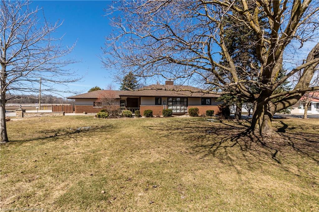 11 Lloyd Street Property Photo 5
