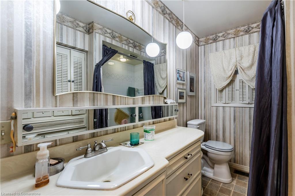 11 Lloyd Street Property Photo 32
