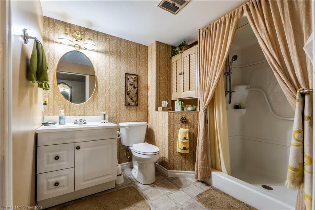 11 Lloyd Street Property Photo 42