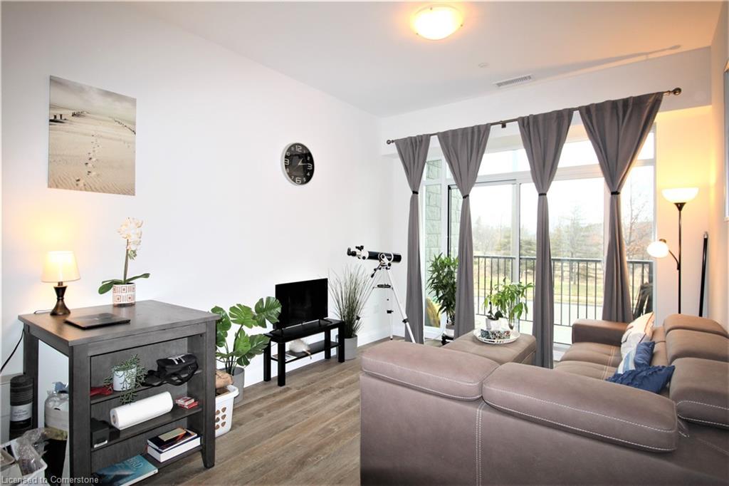 135-1 Redfern Avenue Property Photo 10