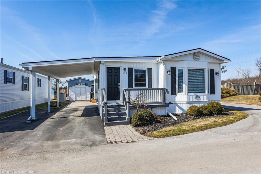 135-3033 Townline Road Property Photo 1