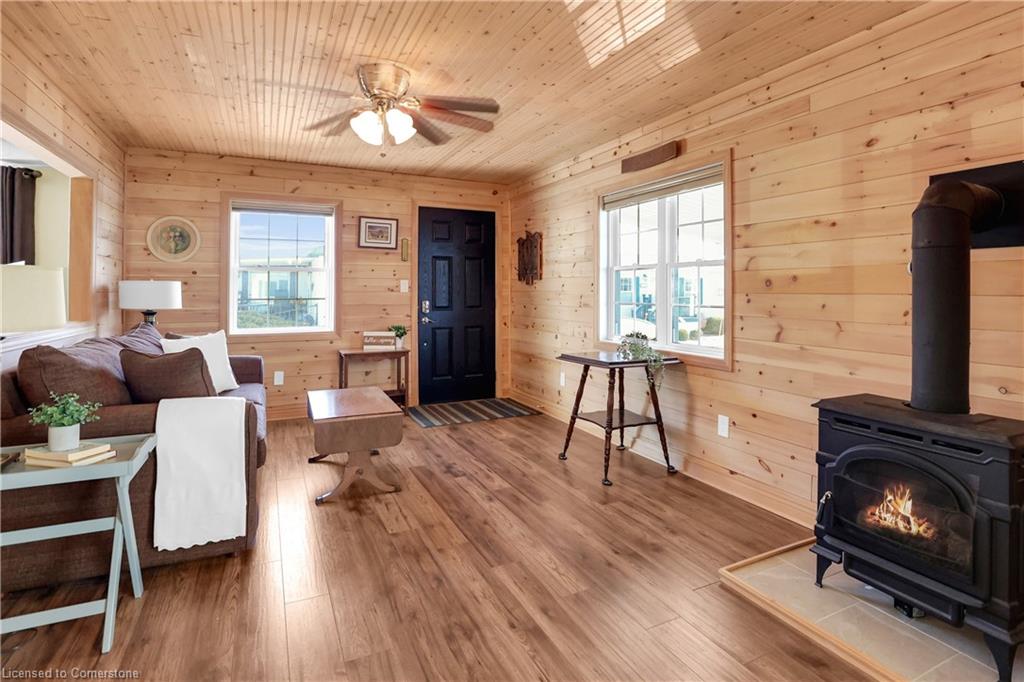 135-3033 Townline Road Property Photo 4