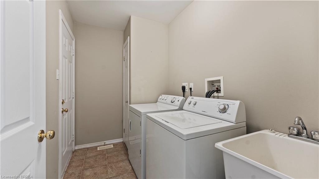 4-73 Morton Avenue Property Photo 16