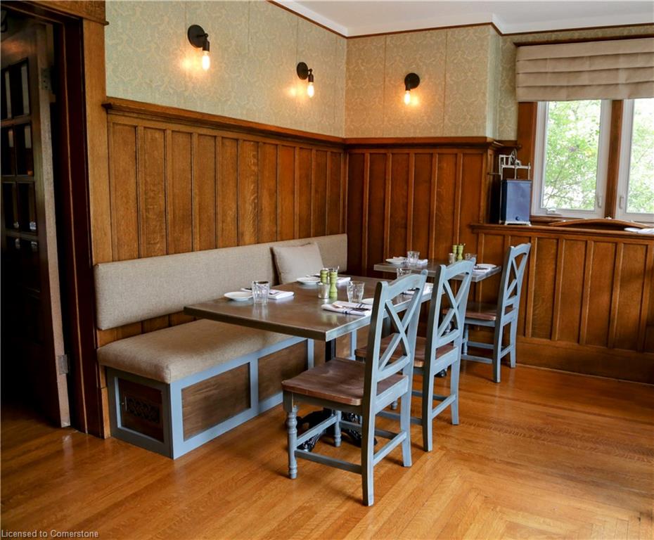 352 Norfolk Street S Property Photo 4