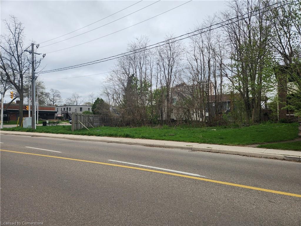 685 Brant Street Property Photo 3