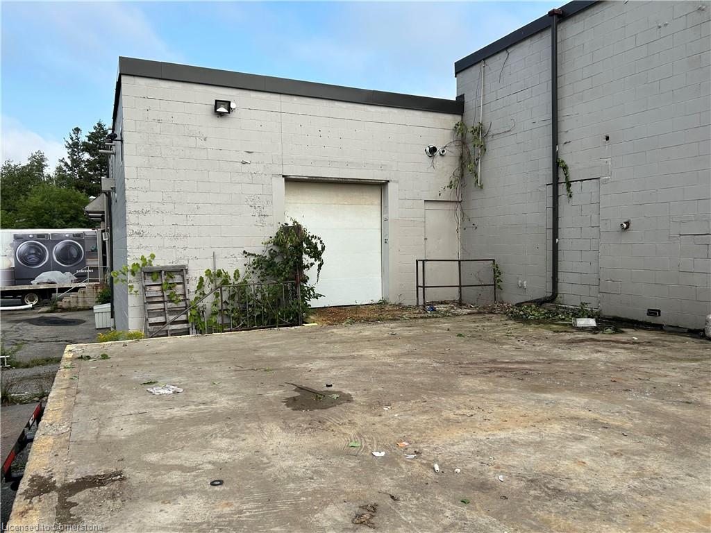 80 Second Avenue W Property Photo 4
