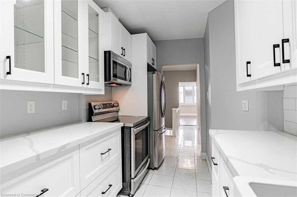 1439 Main Street E Property Photo 5