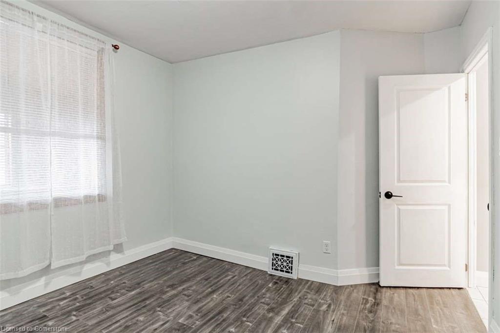 1439 Main Street E Property Photo 10