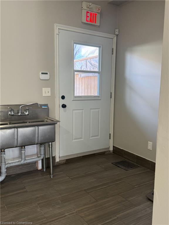 1439 Main Street E Property Photo 14