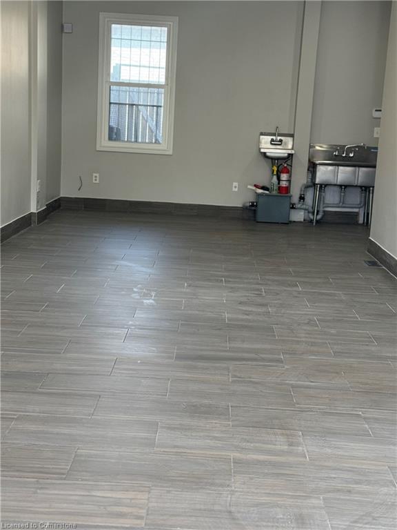 1439 Main Street E Property Photo 15