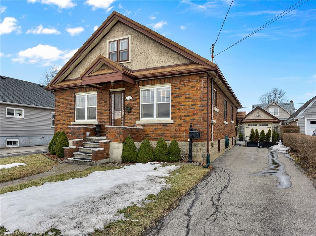 114 Scholfield Avenue S Property Photo