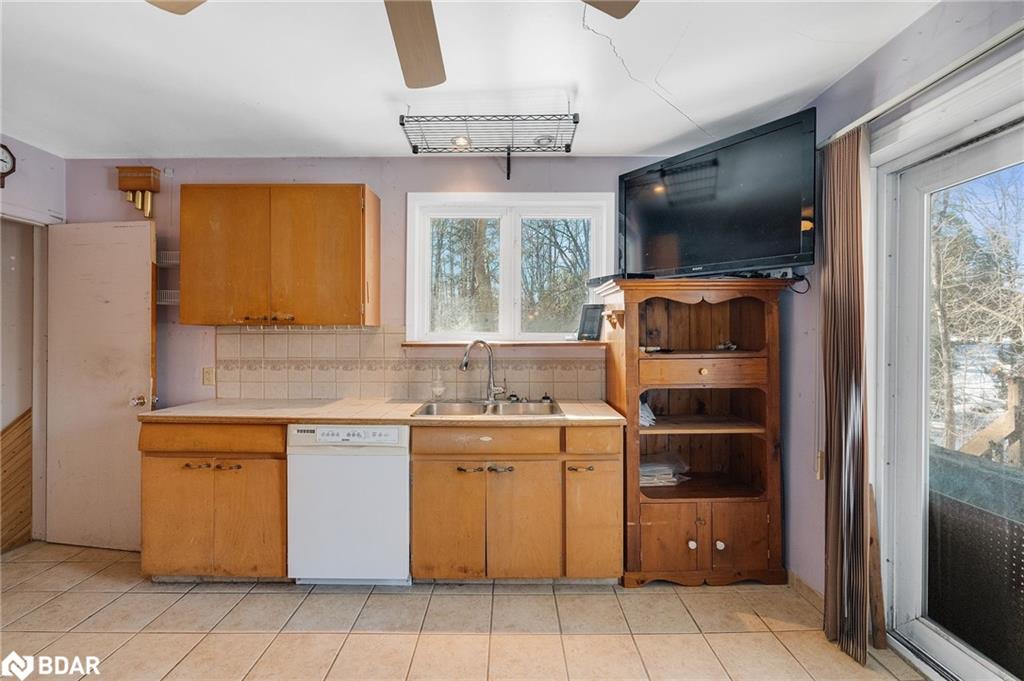 1010 Division Road W Property Photo 14