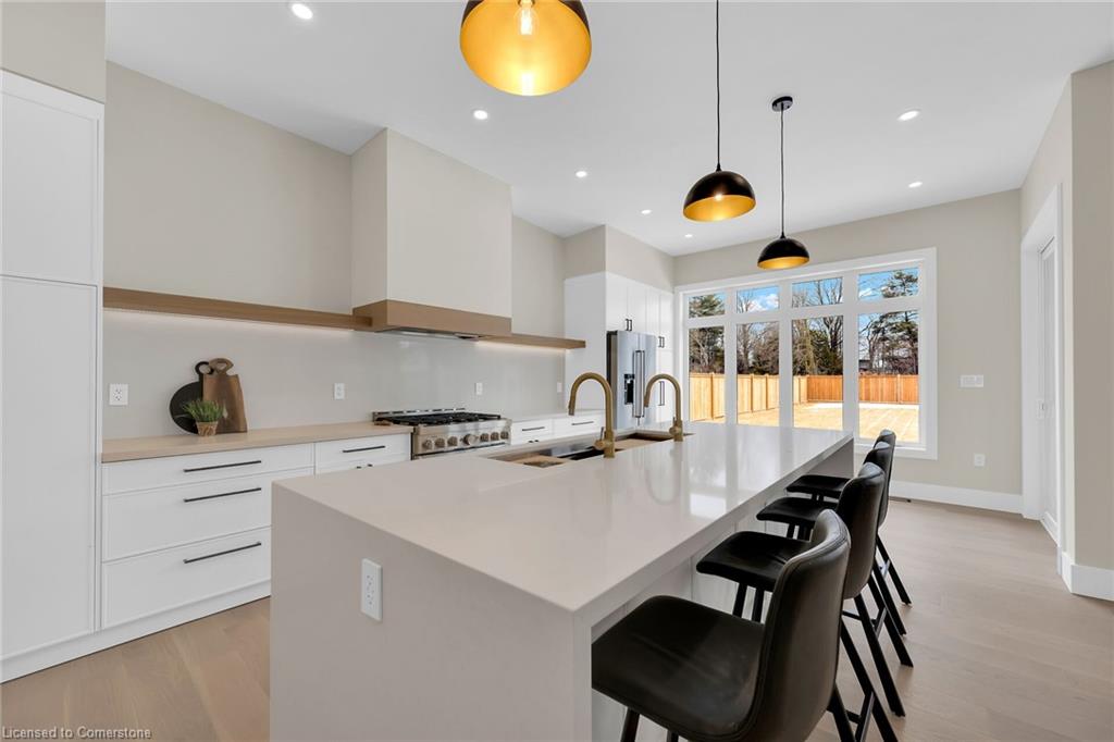 2468 Cockshutt Road Property Photo 8