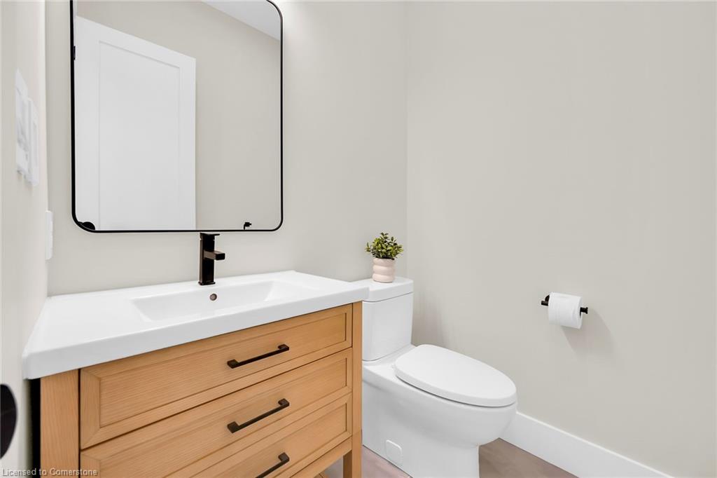 2468 Cockshutt Road Property Photo 25