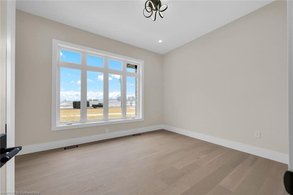 2468 Cockshutt Road Property Photo 28
