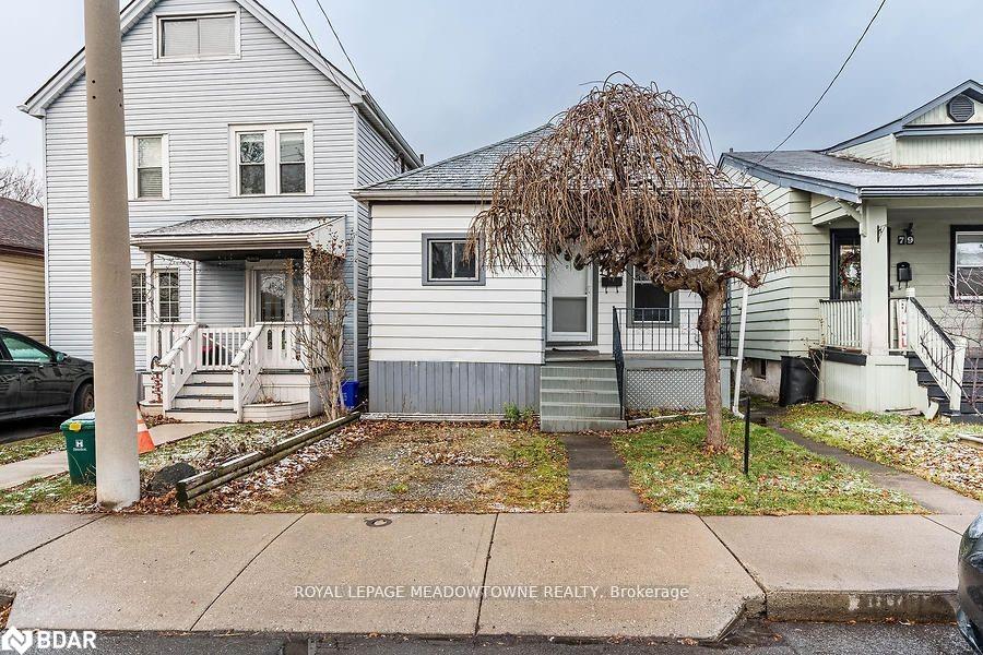 77 Province Street N Property Photo