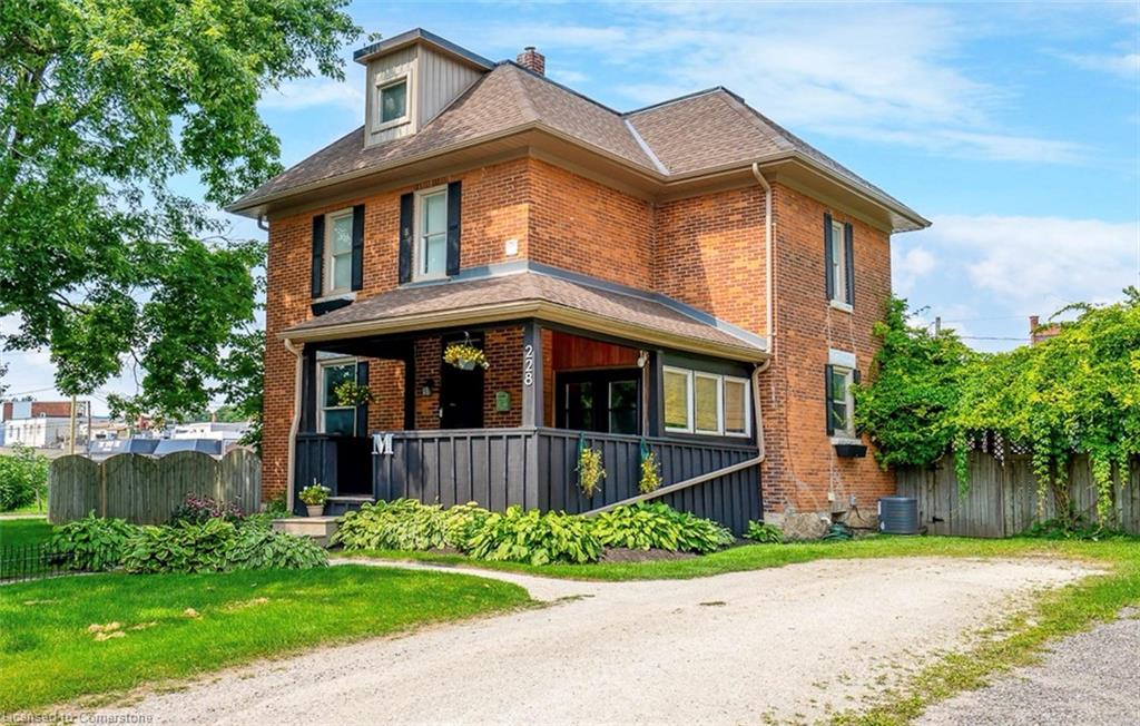 228 Andrew Street Property Photo 2