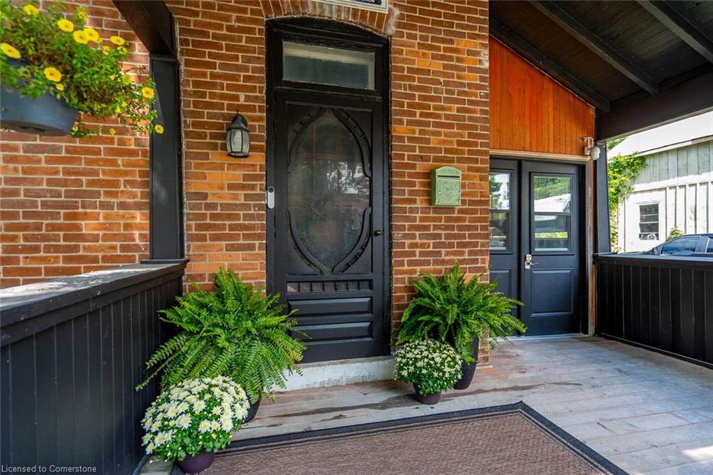 228 Andrew Street Property Photo 3