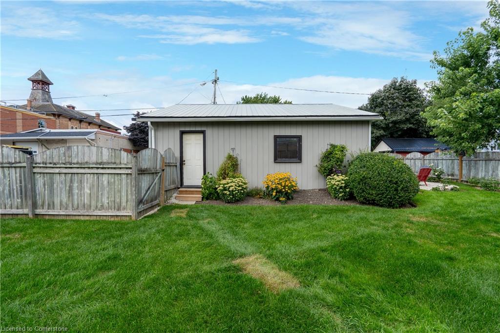 228 Andrew Street Property Photo 35