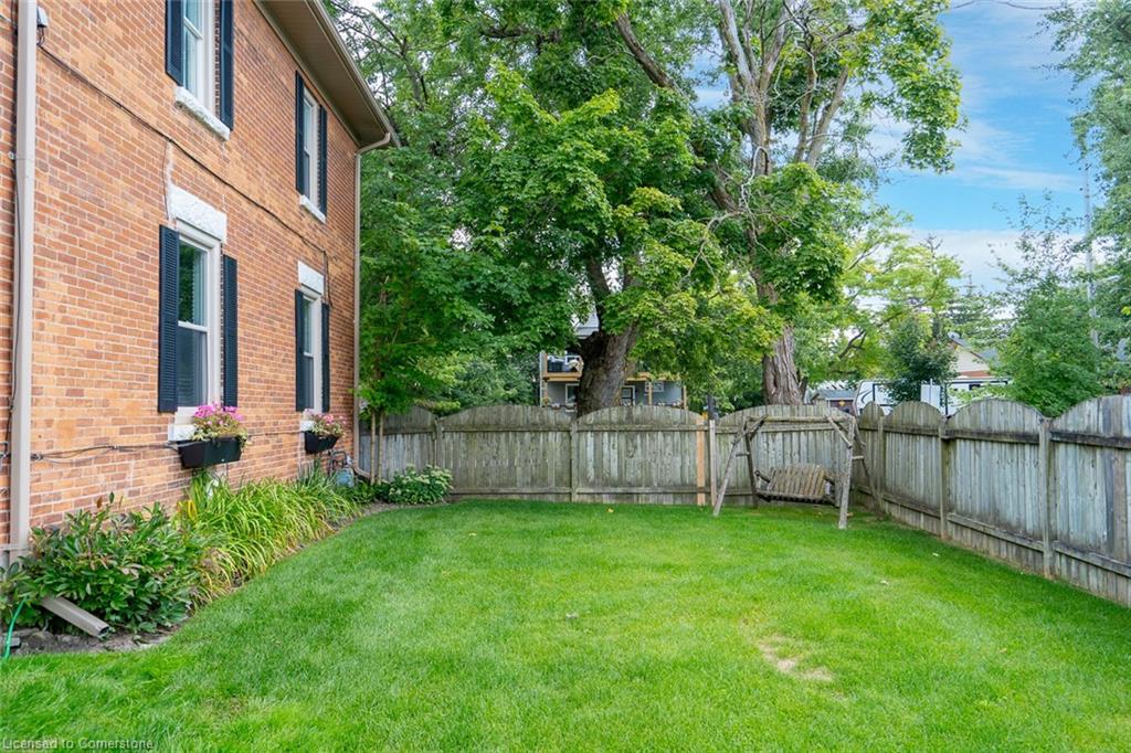 228 Andrew Street Property Photo 37