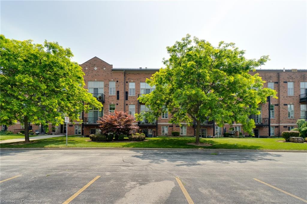 317-262 Dundas Street E Property Photo