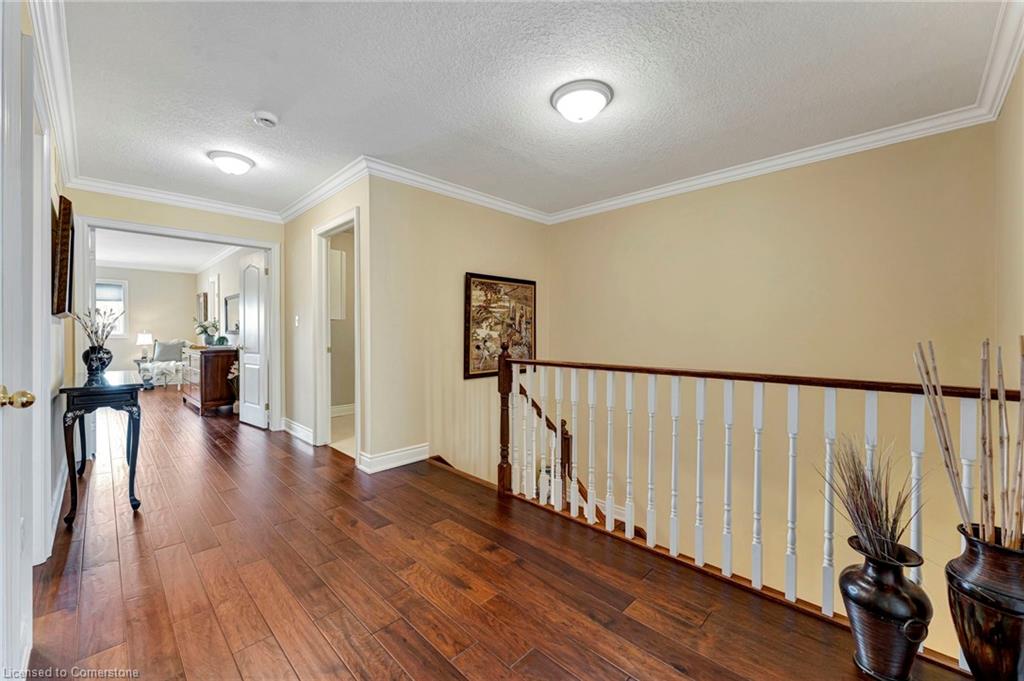 10-31 Sunvale Place Property Photo 16