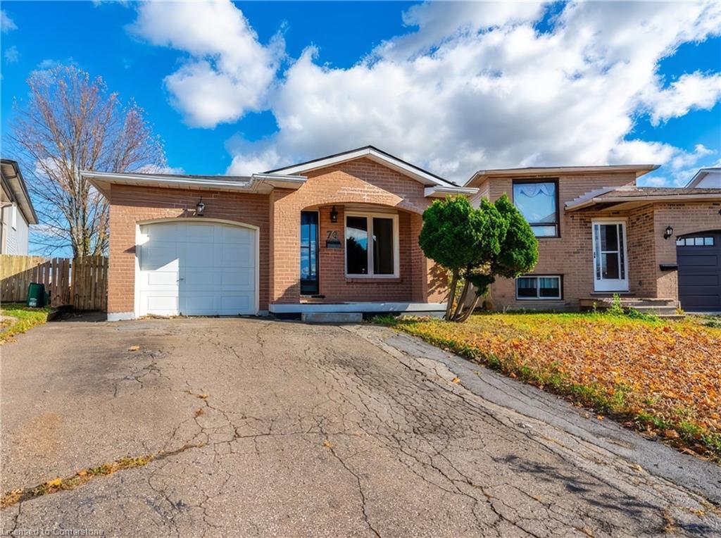 70 Lampman Crescent Property Photo
