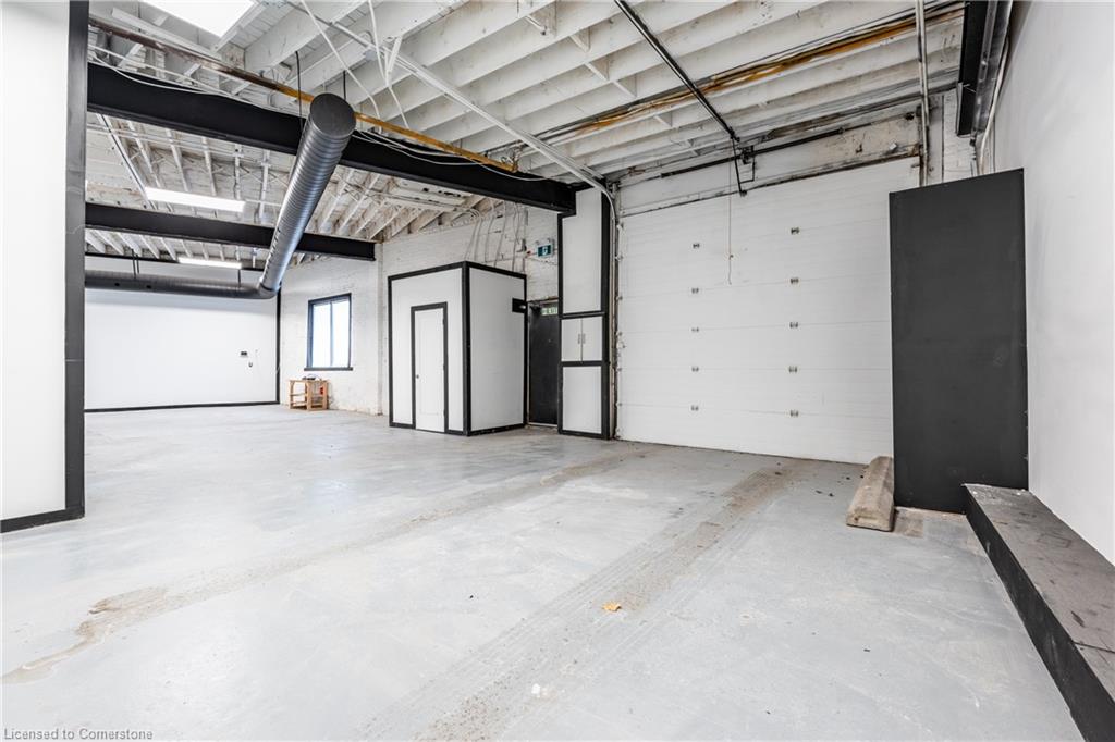 5-82 Queen Street N Property Photo 5
