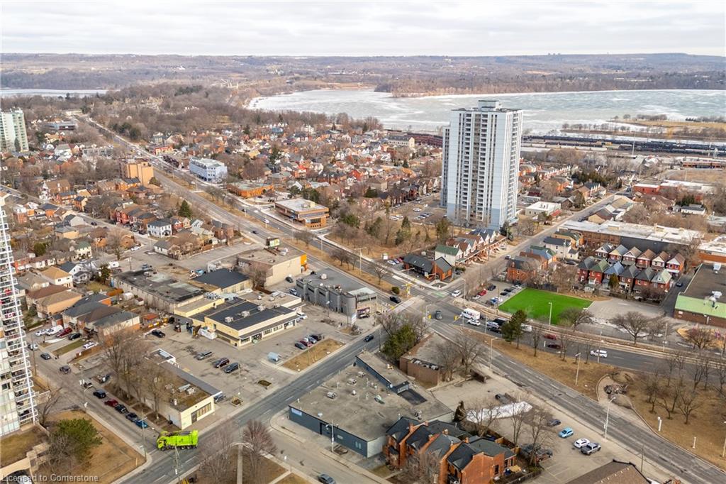 5-82 Queen Street N Property Photo 23