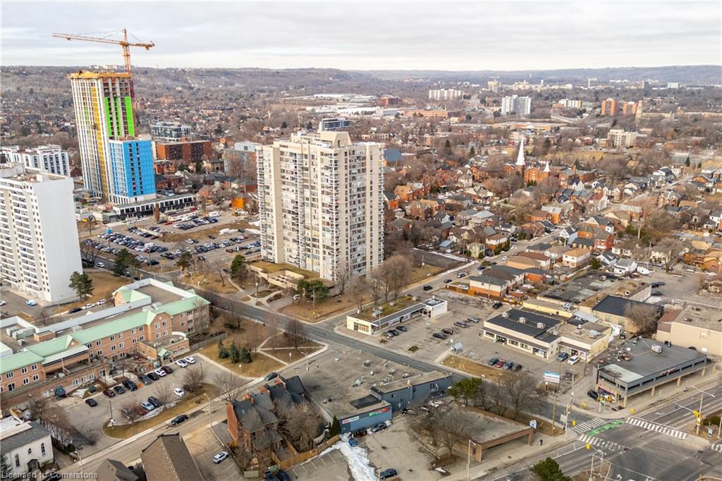 5-82 Queen Street N Property Photo 27