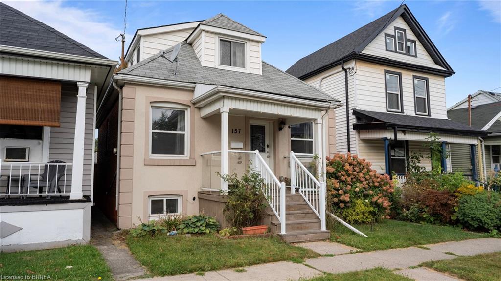 157 Weir Street N Property Photo