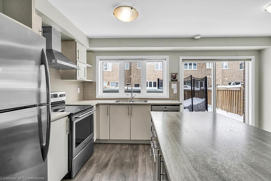 457 Queen Mary Drive Property Photo 12
