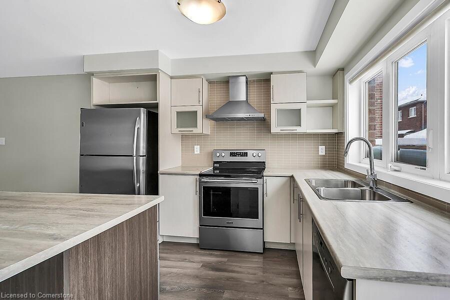 457 Queen Mary Drive Property Photo 15