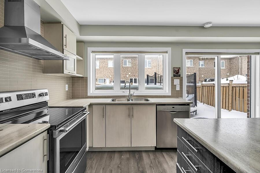 457 Queen Mary Drive Property Photo 16