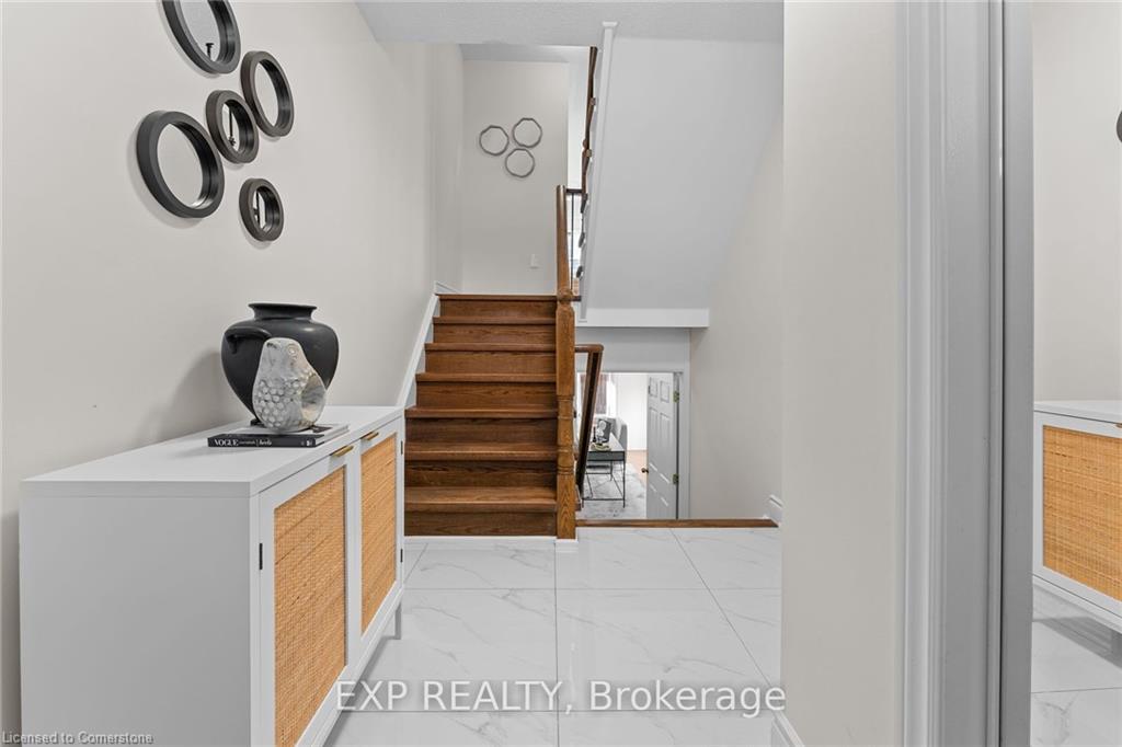 2329 Saddlecreek Crescent Property Photo