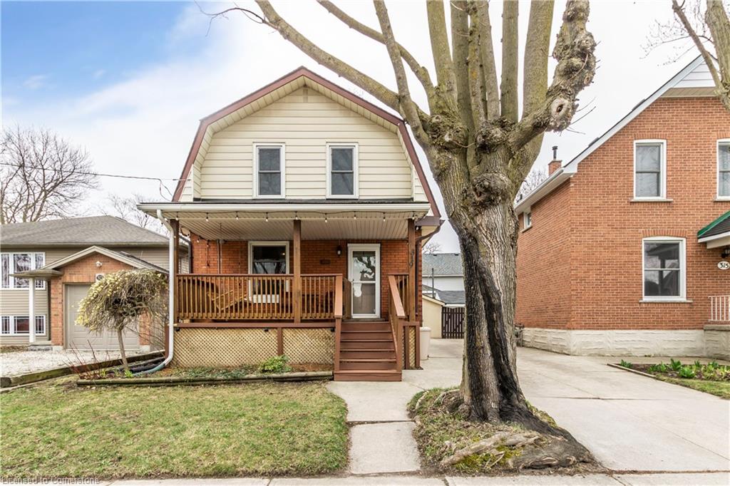 319 Douro Street Property Photo