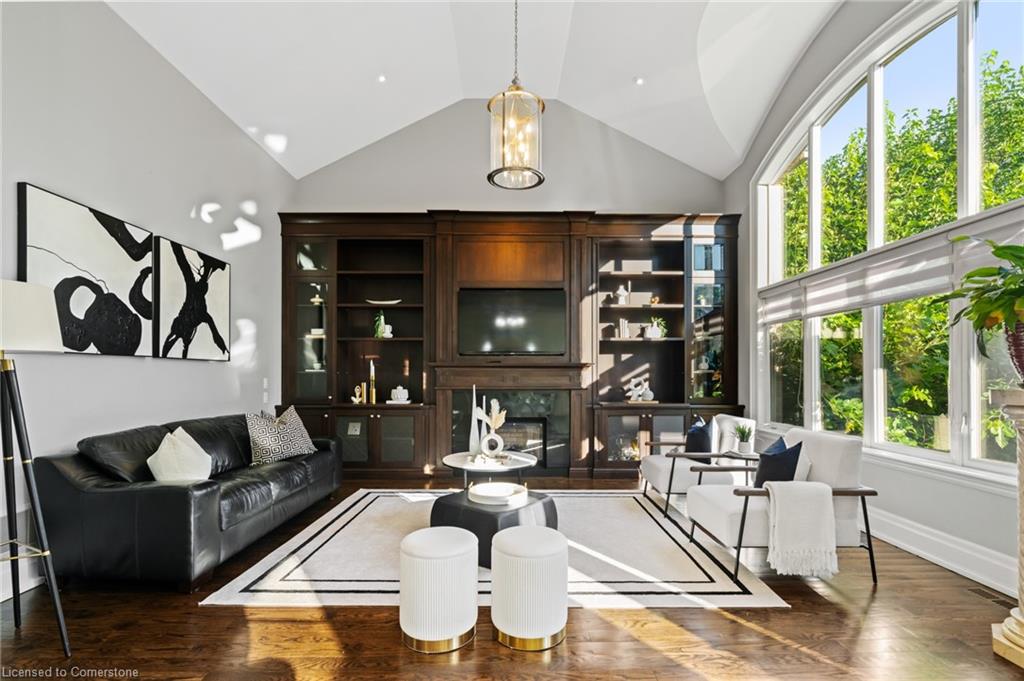0250 Mineola Real Estate Listings Main Image