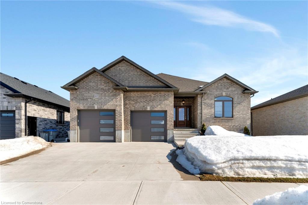 107 Forbes Crescent Property Photo
