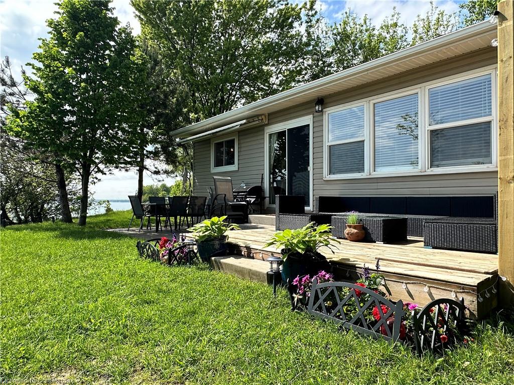 25 Erie Heights Line Property Photo 9
