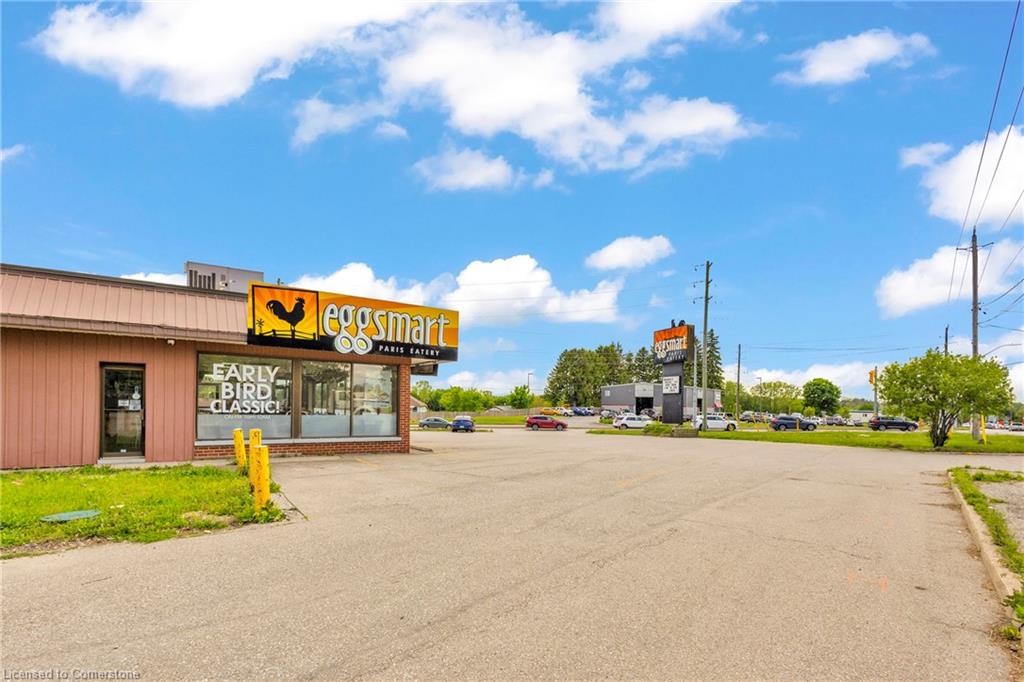 156 Dundas Street E Property Photo 3