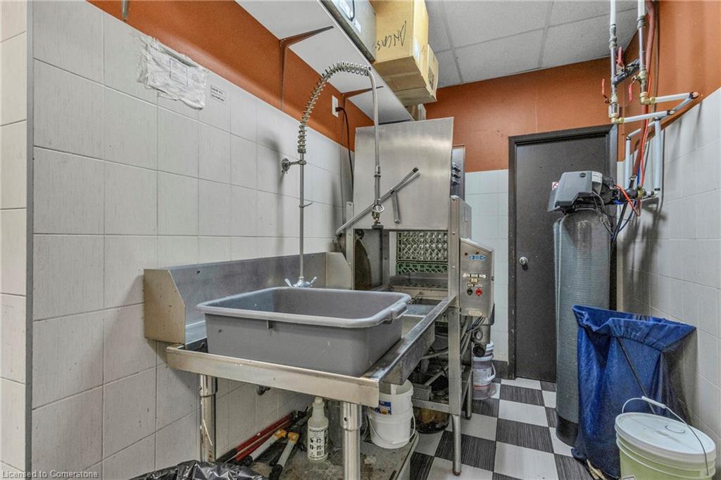 156 Dundas Street E Property Photo 19