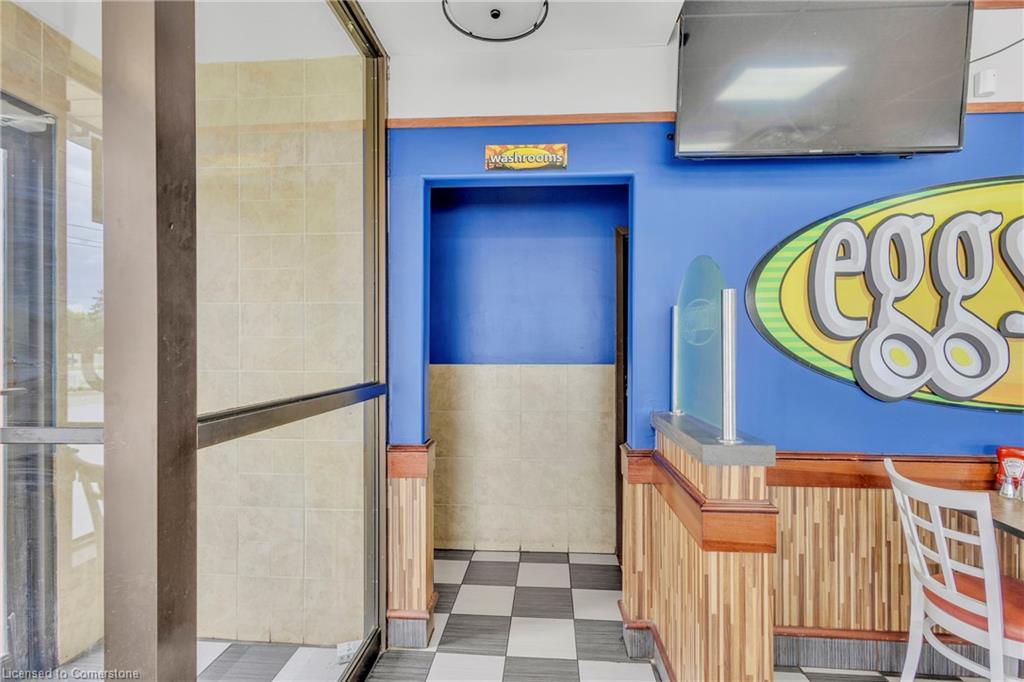 156 Dundas Street E Property Photo 24